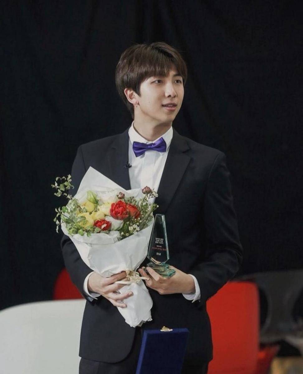 Instagram.com/namjoonhugs