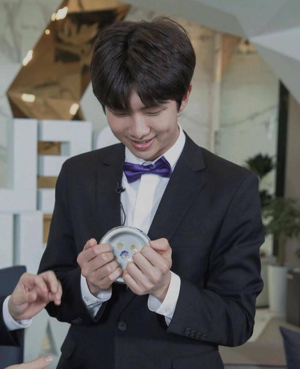 Instagram.com/namjoonhugs