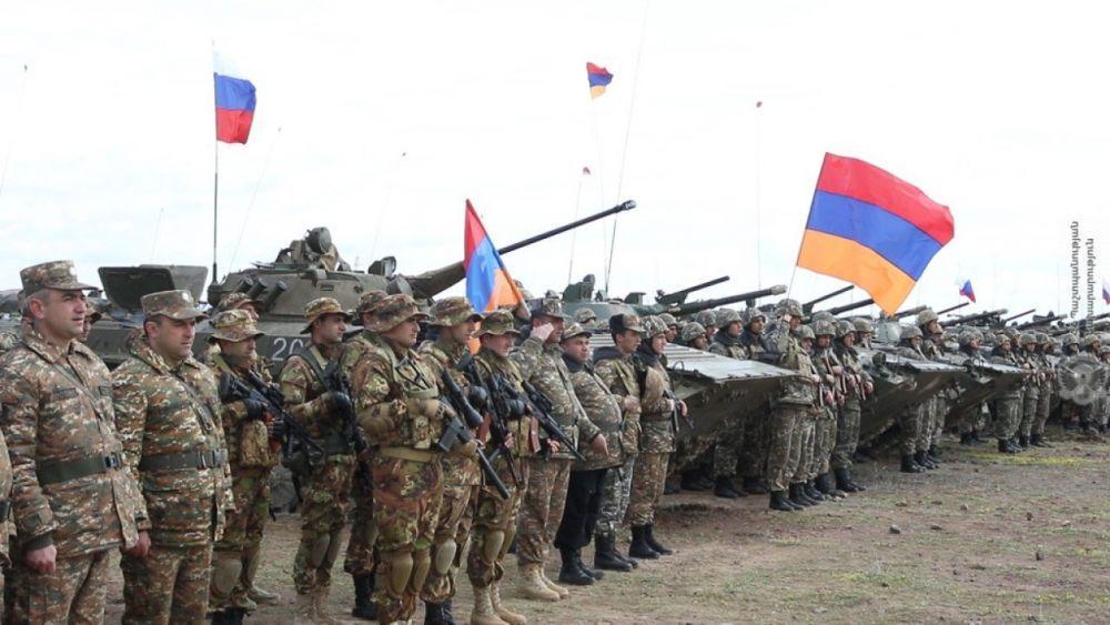 Pasukan Rusia dan Armenia dalam sebuah latihan militer bersama di Wilayah Armenia. twitter.com/301_AD