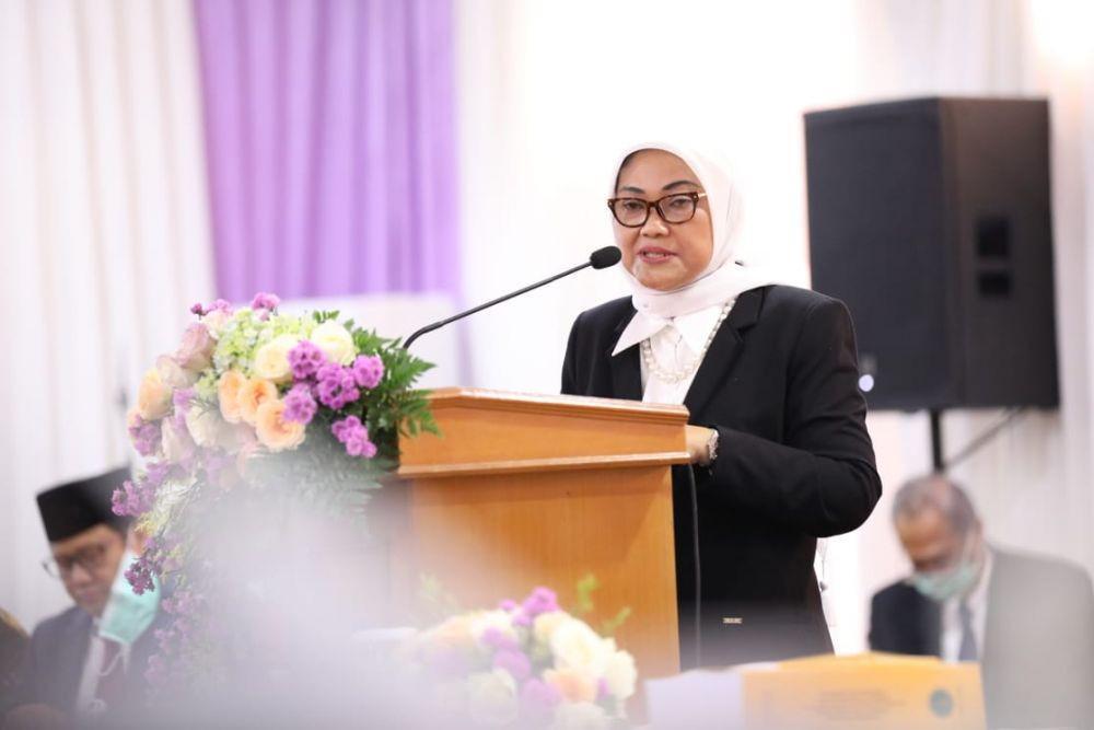 Menaker Sukses Menyandang Gelar Doktor Ilmu Pemerintahan dari IPDN