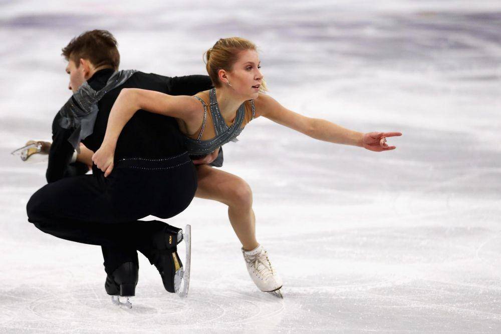 Atlet ice skating, Ekaterina Alexandrovskay. (standard.co.uk)