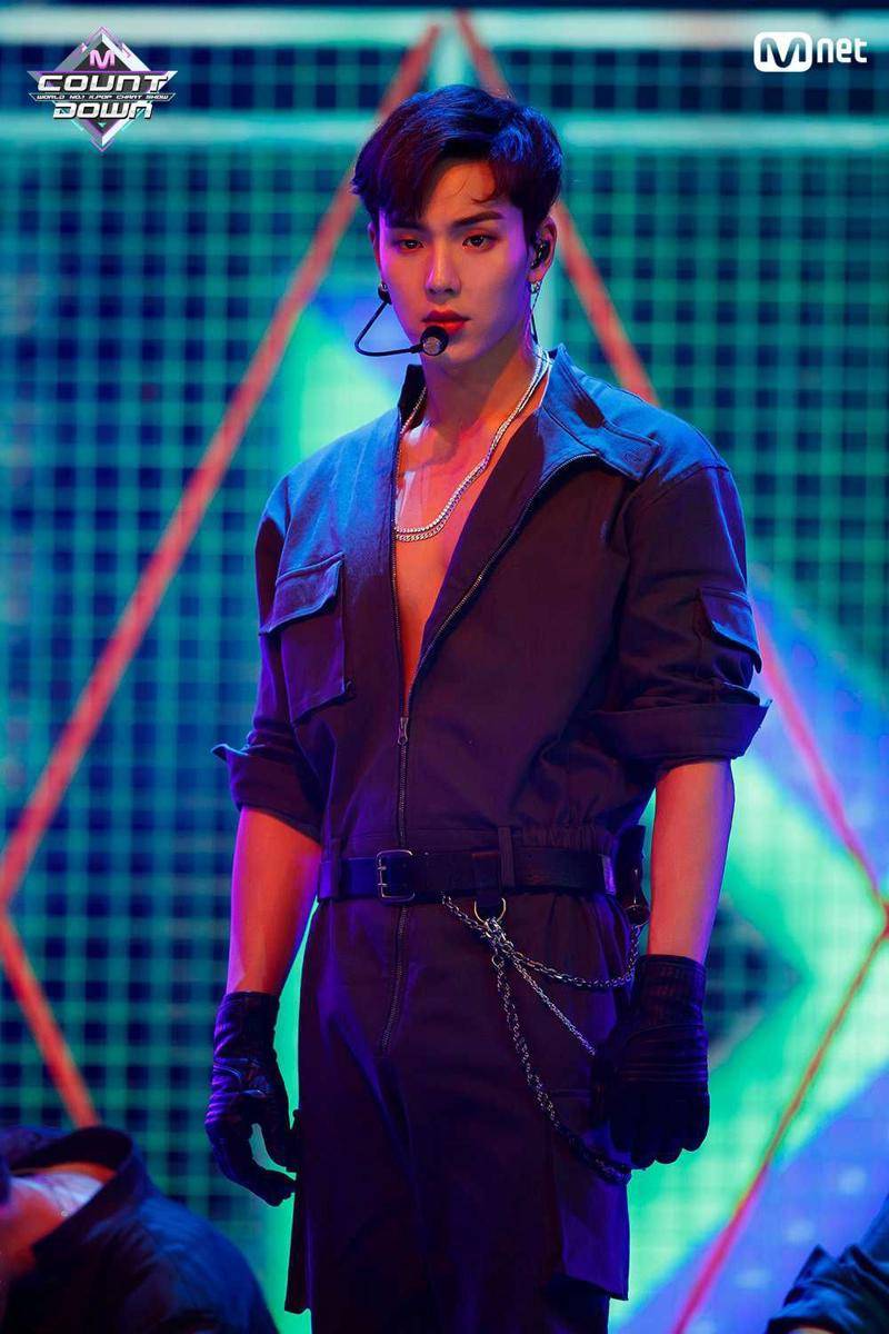 twitter.com/MnetMAMA