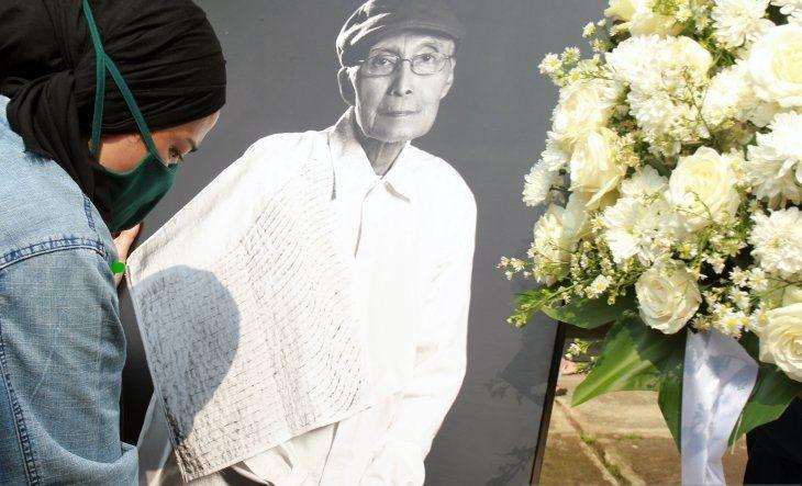 Sosok Sapardi Djoko Damono di Mata Keluarga: Kritis dan Humoris