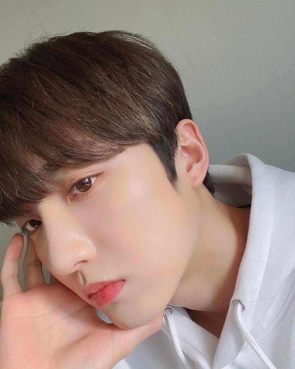 instagram.com/u10t_official