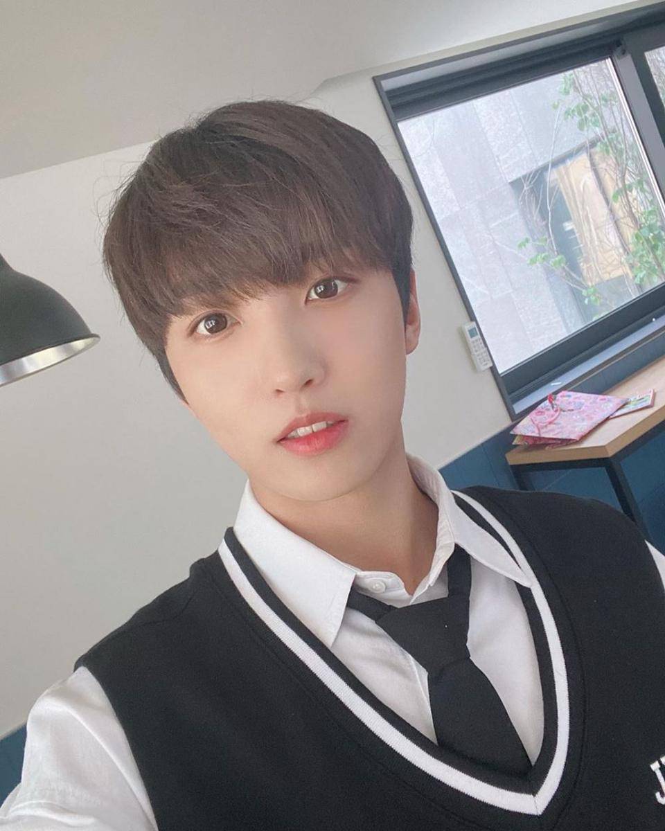 instagram.com/u10t_official