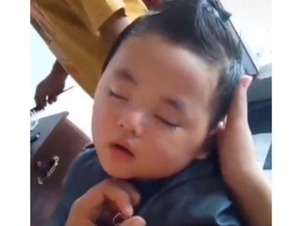 Shaka, bocah kecil yang sudah tertidur selama satu tahun (Instagram.com/denpasar.viral)