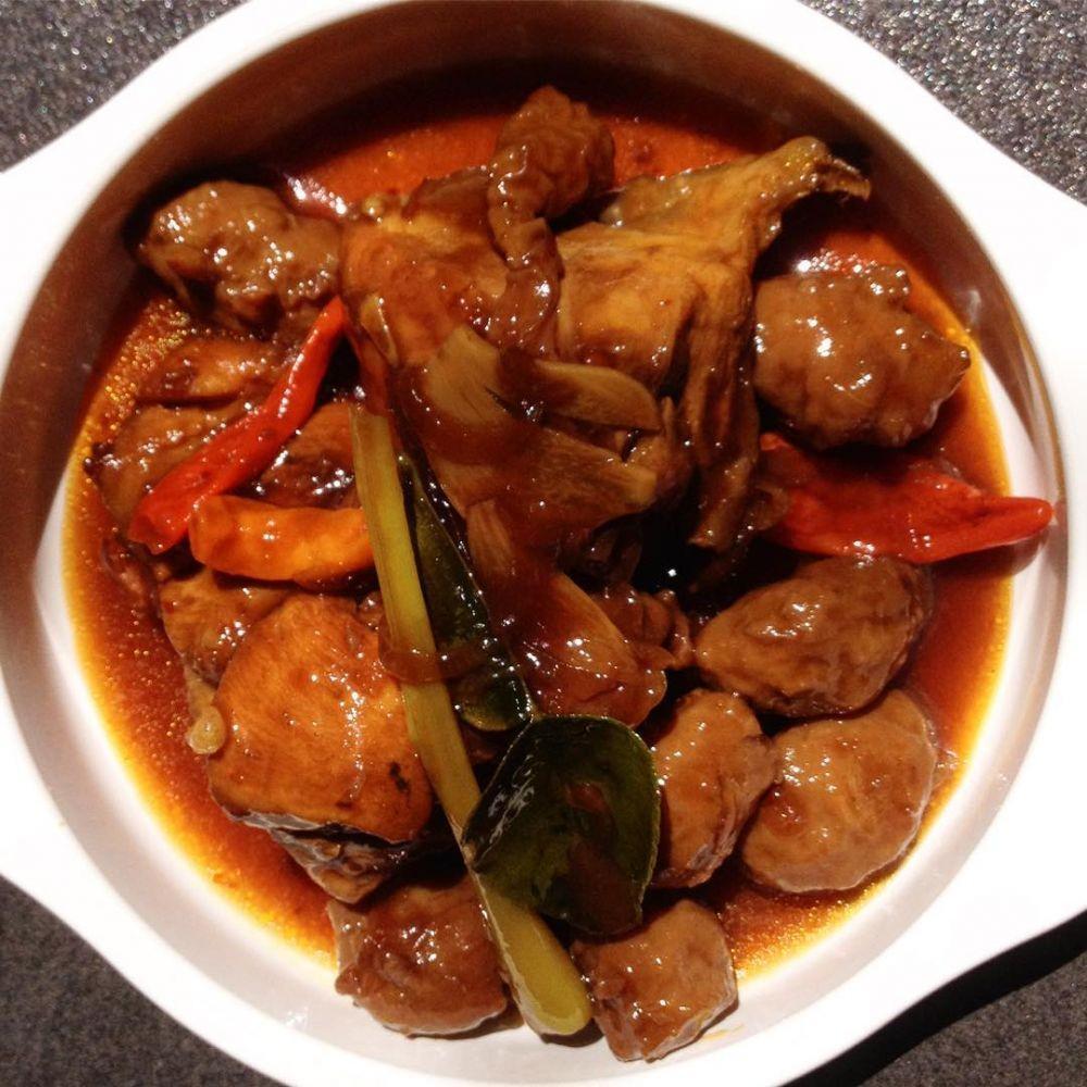Resep dan Cara Membuat Semur Ayam Pedas yang Bikin Ketagihan