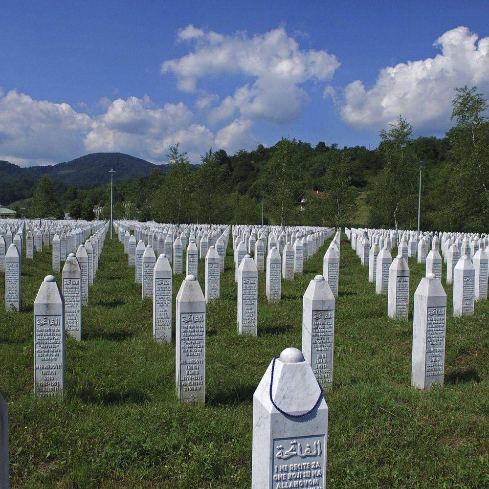 Pemakaman sekaligus monumen peringatan Genosida Srebrenica. twitter.com/adaamm21