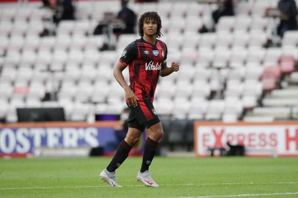 Bek Bournemouth asal Belanda, Nathan Ake, jadi buruan panas. Twitter/@nathanake