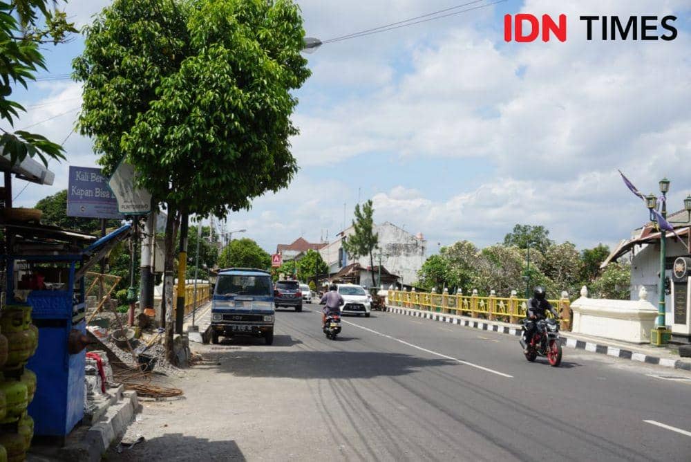 Jembatan tempat sang nenek biasa berjalan untuk berjualan. IDN Times/Tunggul Damarjati