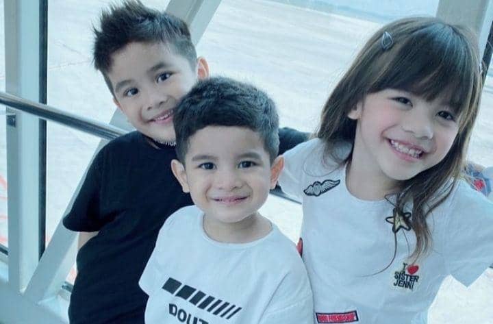 10 Kekompakan Ketiga Anak Jonathan Frizzy yang Lucu nan Menggemaskan
