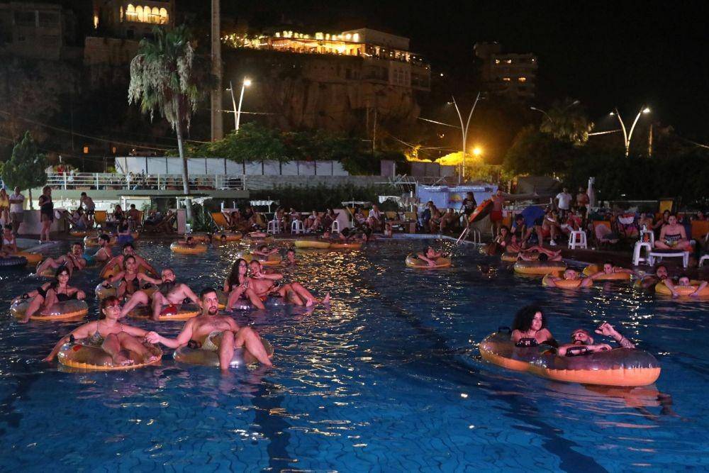 Ilustrasi Suasana Pandemik COVID-19 di Lebanon (ANTARA FOTO/REUTERS/Mohamed Azakir)