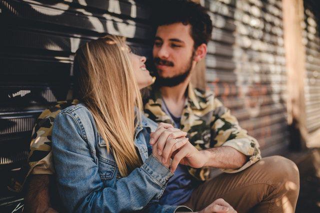 5 Hikmah Menjalin Cinta saat Kamu dan Dia Bersedia Berjuang Bersama