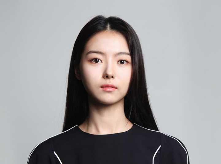 9 Potret Lim Nayoung, Lawan Main Kwon Hyun Bin di Romantic Hacker