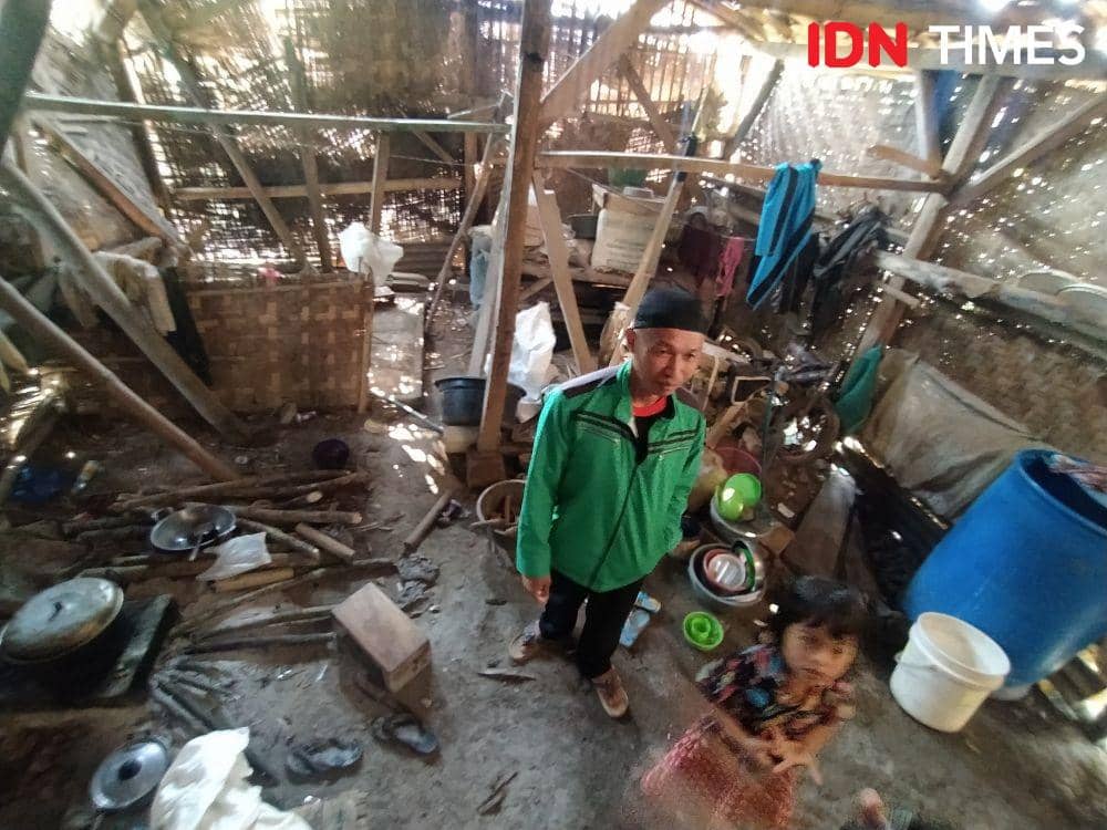 Keluarga penerima bantuan Kemensos di Bandung Barat. (IDN Times/Bagus F)