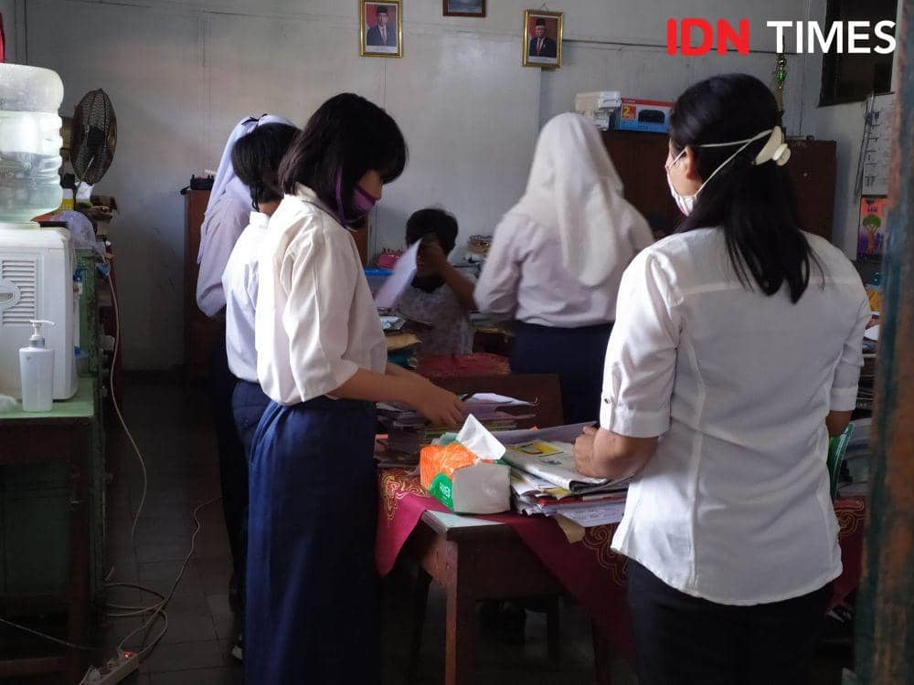Siswa Panti Asuhan saat PJJ, Tak Punya HP dan Harus Berbagi Komputer
