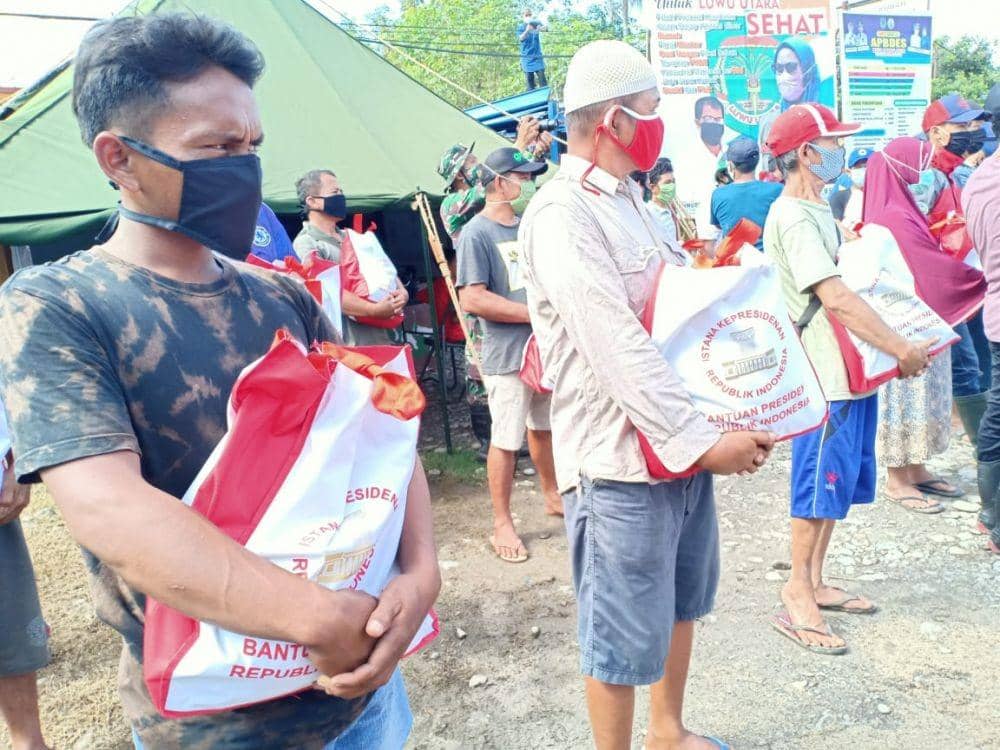 Bantuan Presiden Jokowi di Luwu Utara (Dok. IDN Times/Biro Pers Kepresidenan)