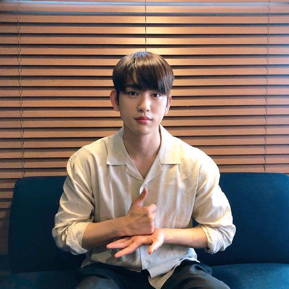 Instagram.com/jinyoung_0922jy