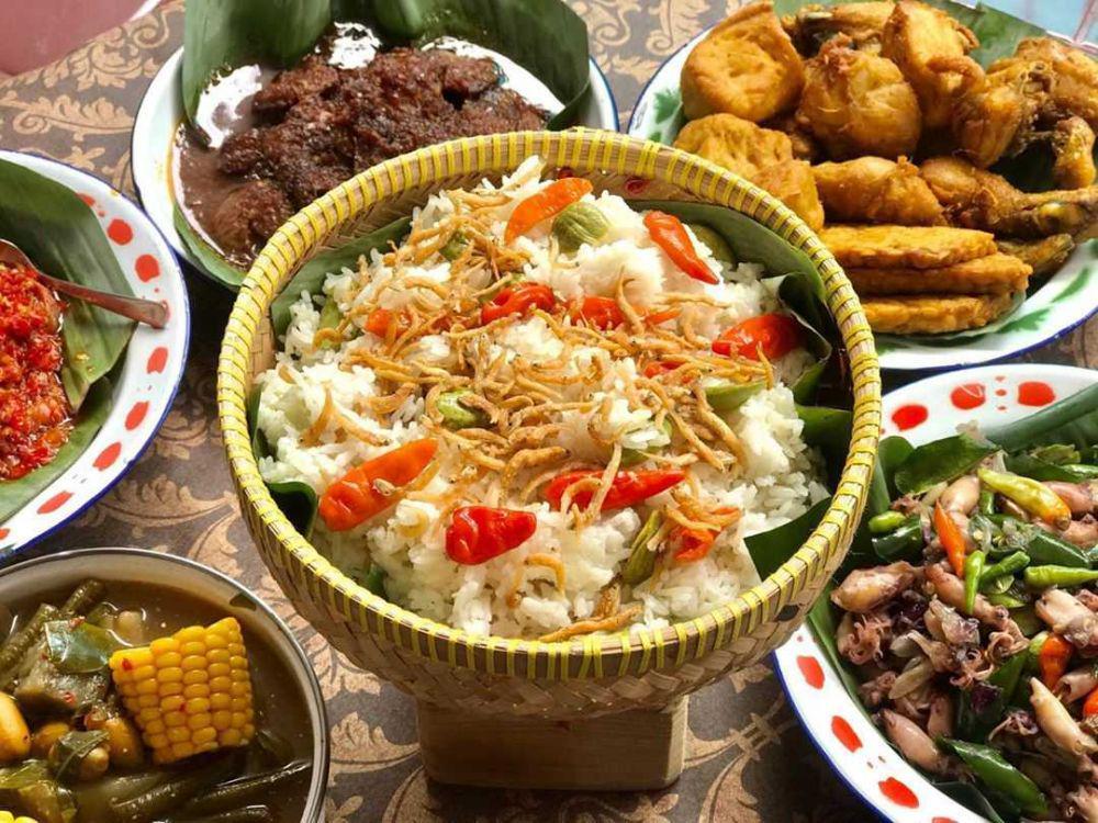 Apa Itu Nasi Liwet Sunda? Ini Sejarah, Bumbu, dan Lauknya