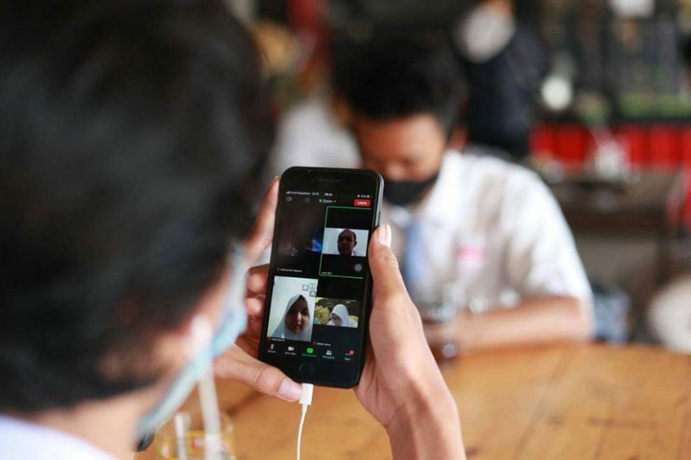 Ilustrasi Wifi gratis untuk pembelajaran daring di Warkop PituLikur, Surabaya (Instagram.com/warkoppitulikur)