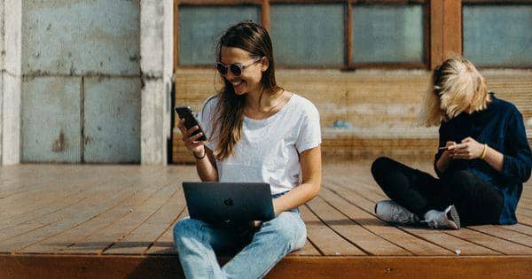 5 Alasan Kenapa Millennials dan Gen Z Tidak Bisa Jauh dari Internet