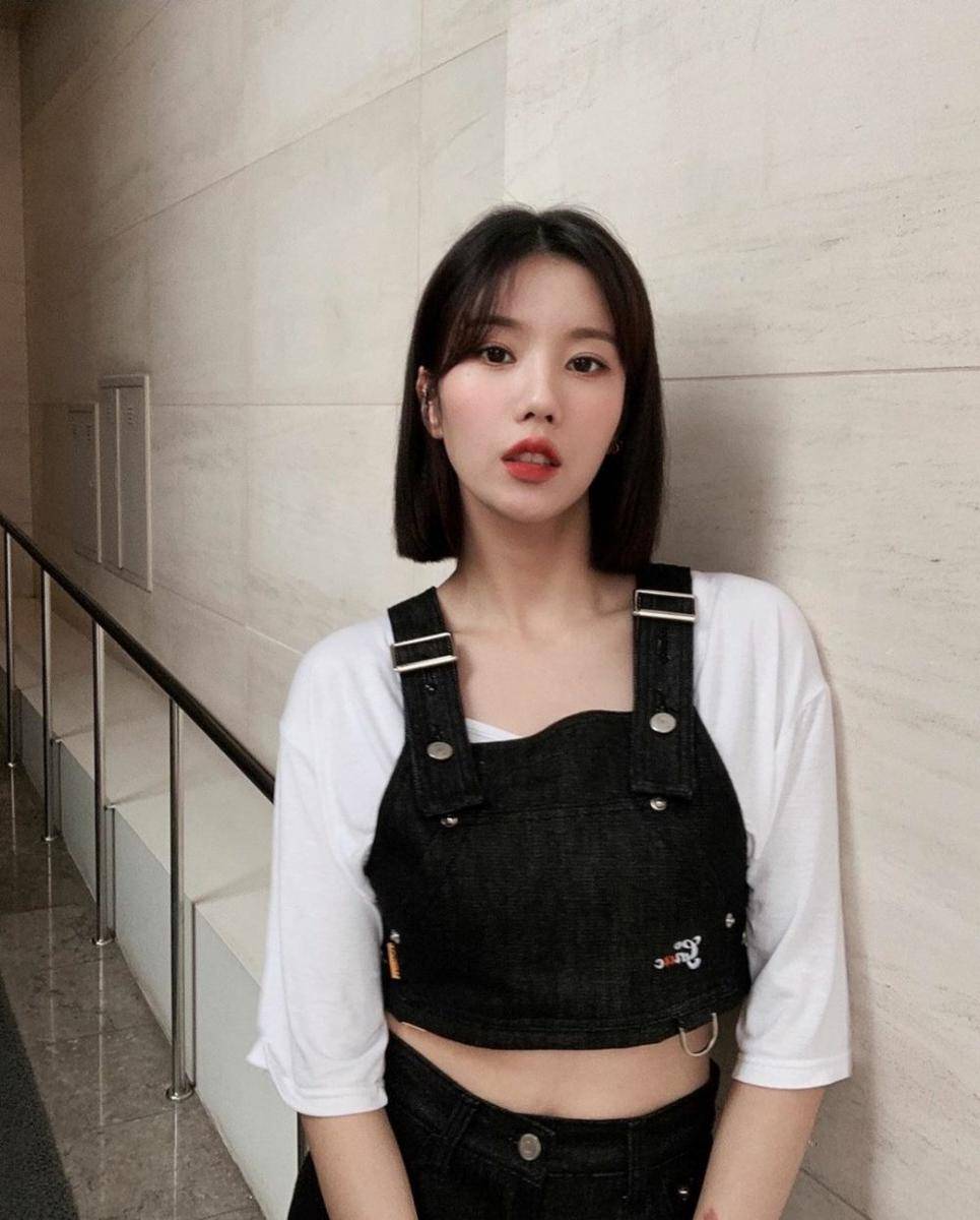 Instagram.com/official_izone