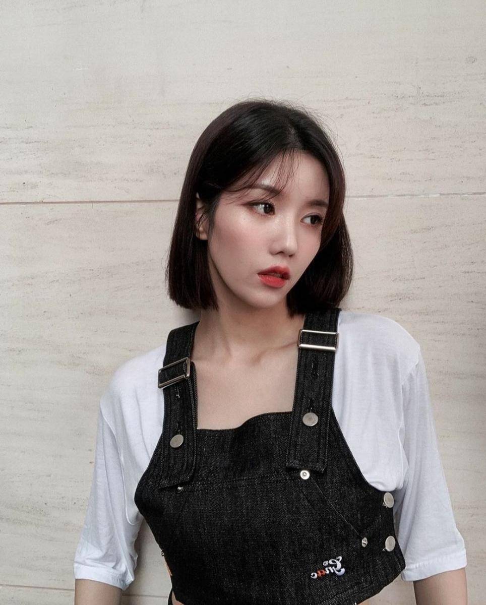 Instagram.com/official_izone