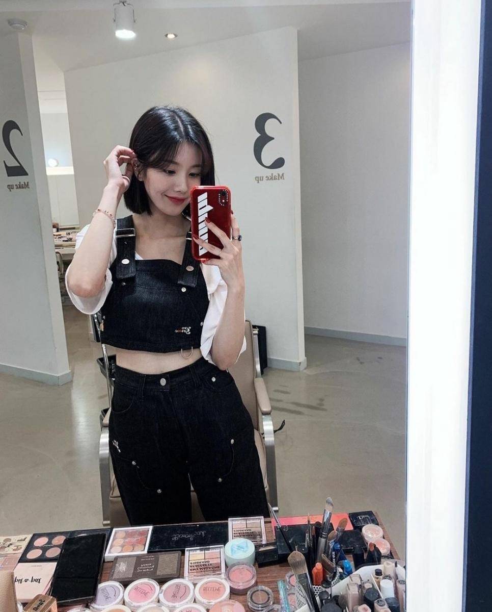 Instagram.com/official_izone