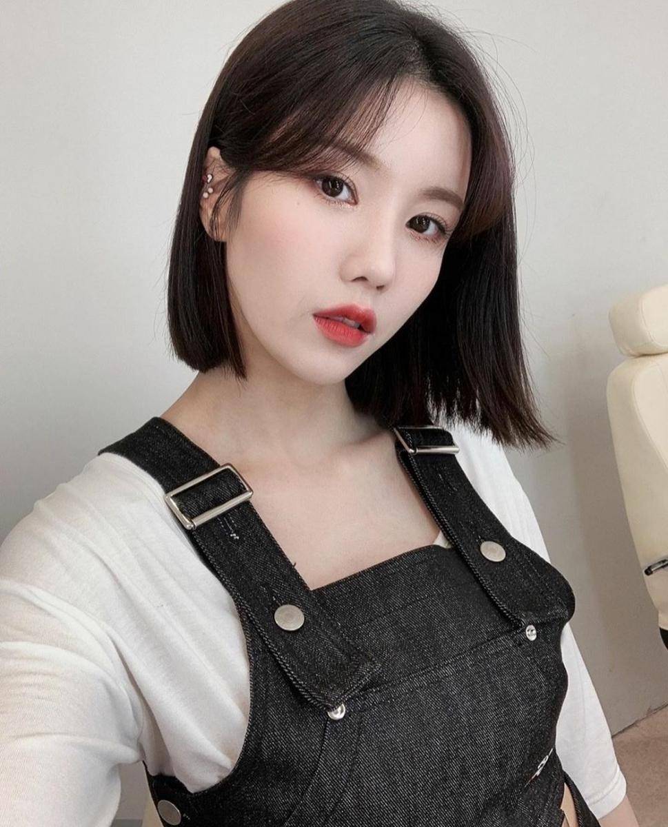Instagram.com/official_izone