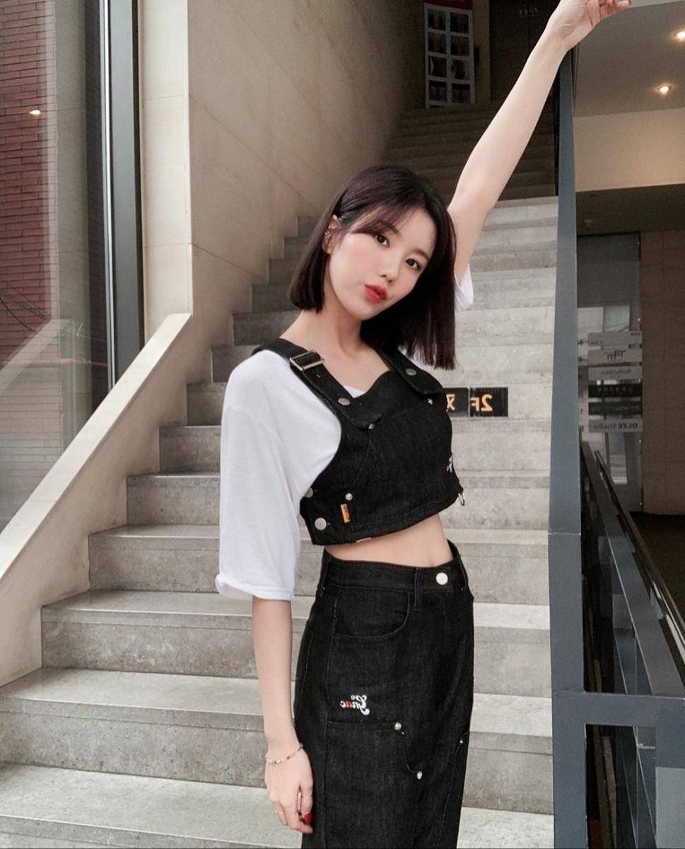 Instagram.com/official_izone