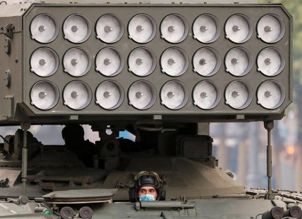 Latihan parade Hari Kemenangan di Moskow, Rusia, pada 18 Juni 2020. ANTARA FOTO/REUTERS/Shamil Zhumatov