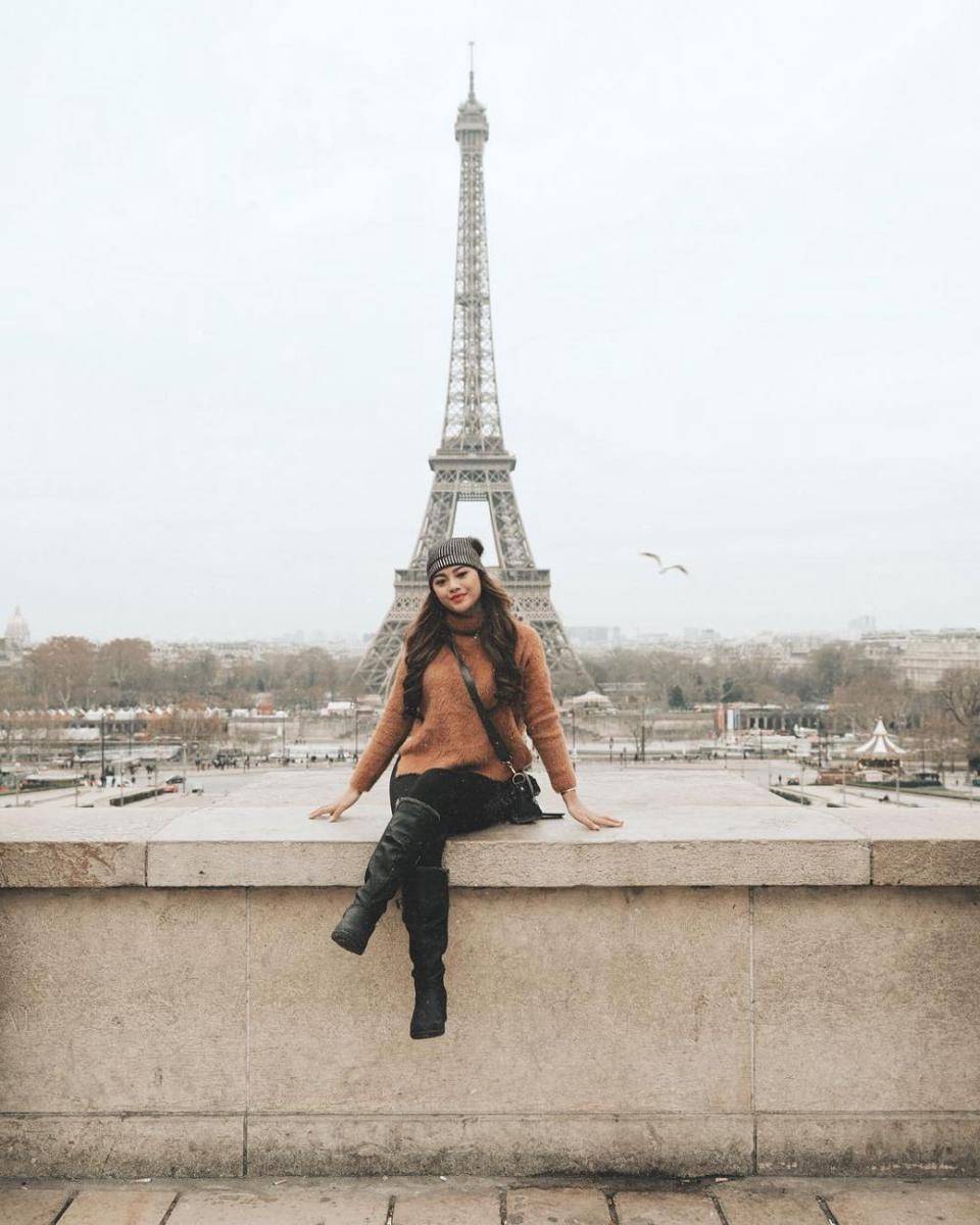 nstagram.com/aurelie.hermansyah