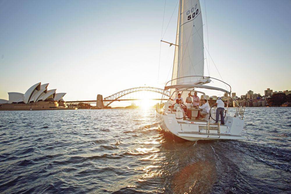 Sailing on Sydney Harbour ©️ Tourism Australia