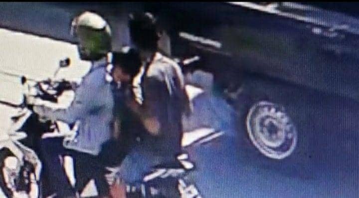 Potongan rekaman video bocah diduga diculik dan hendak ditukar tabung gas di Makassar. IDN Times/Polsek Manggala