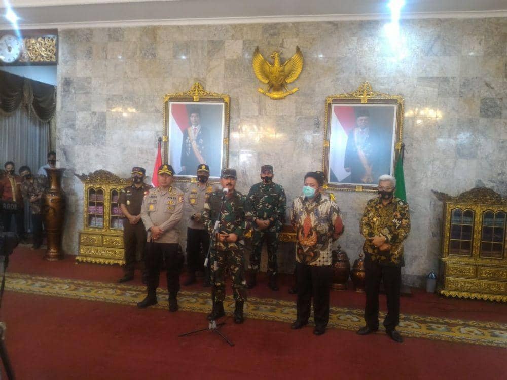 Panglima TNI, Marsekal Hadi Tjahyanto saat di Griya Agung Palembang (IDN Times/Istimewa)