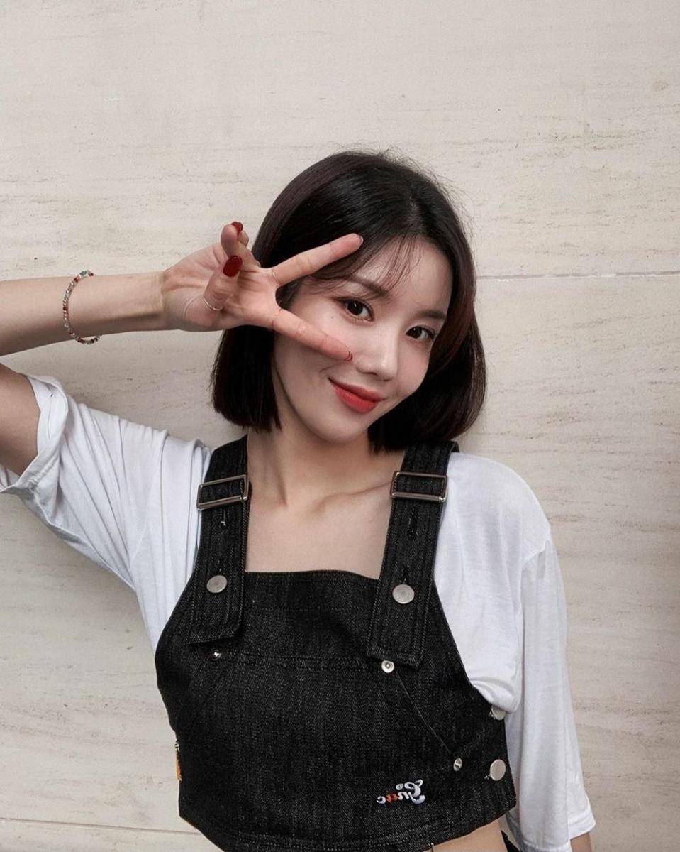 Instagram.com/official_izone
