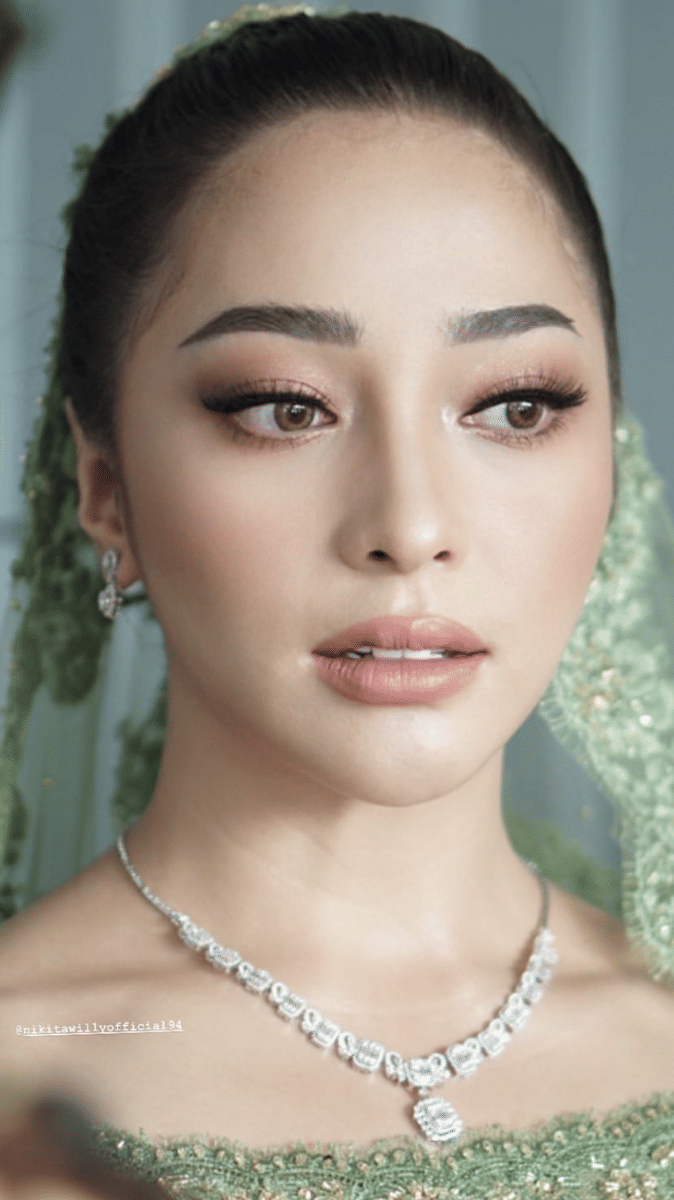 instagram.com/evalovira