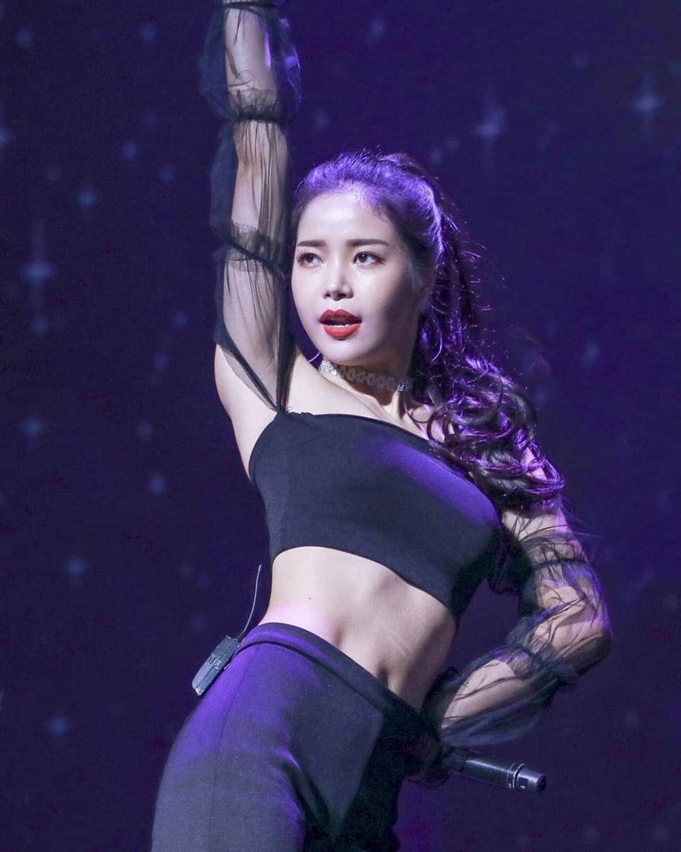 instagram.com/solar.mamamoo