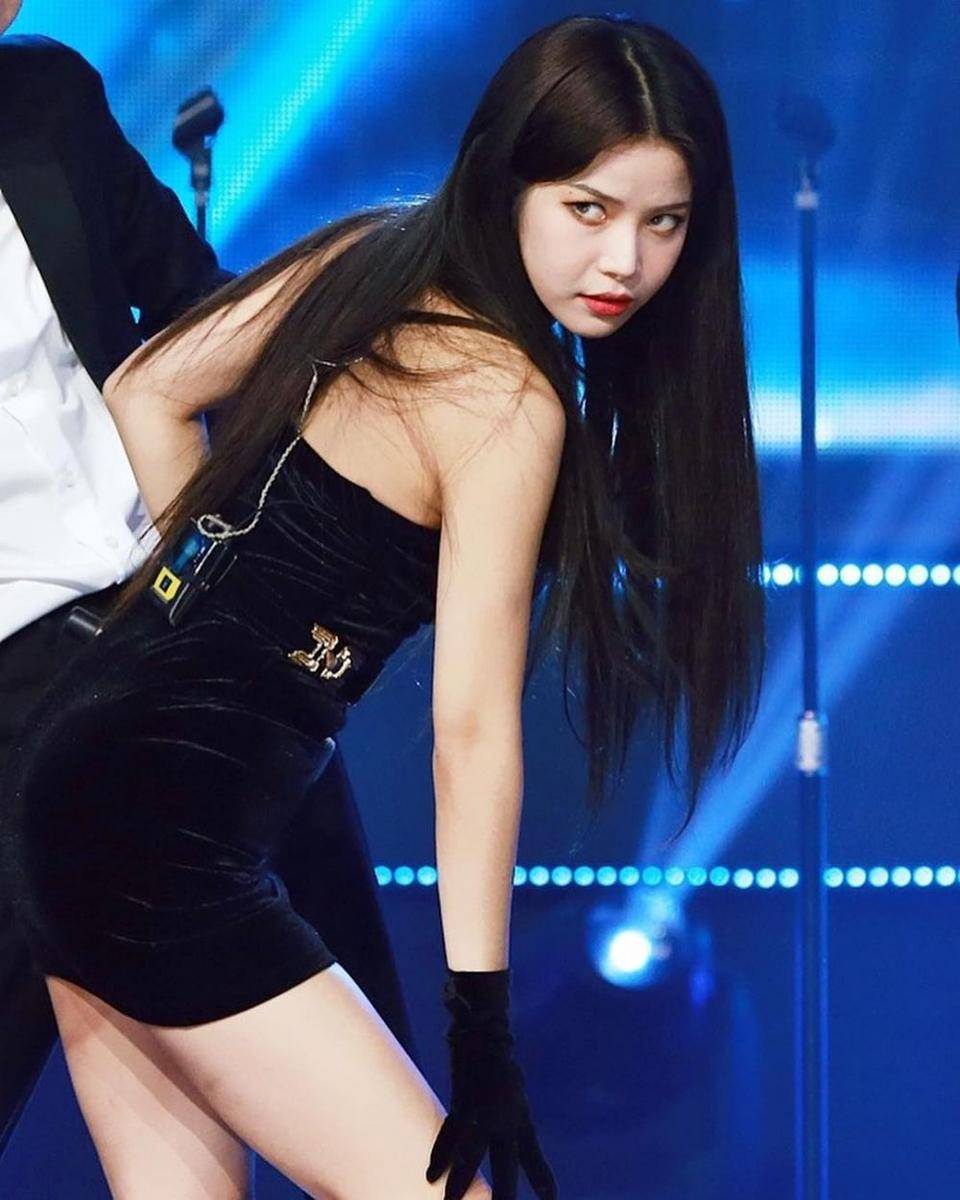instagram.com/solar.mamamoo