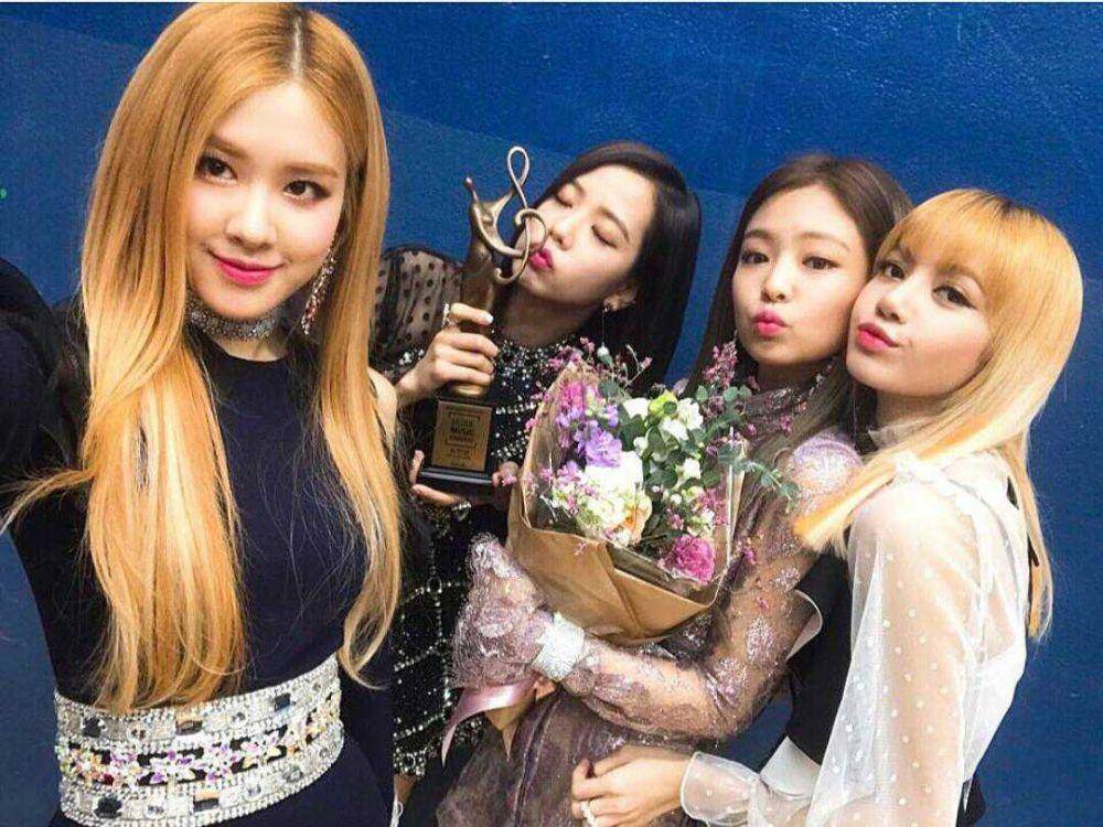 Instagram.com/blackpinkofficial