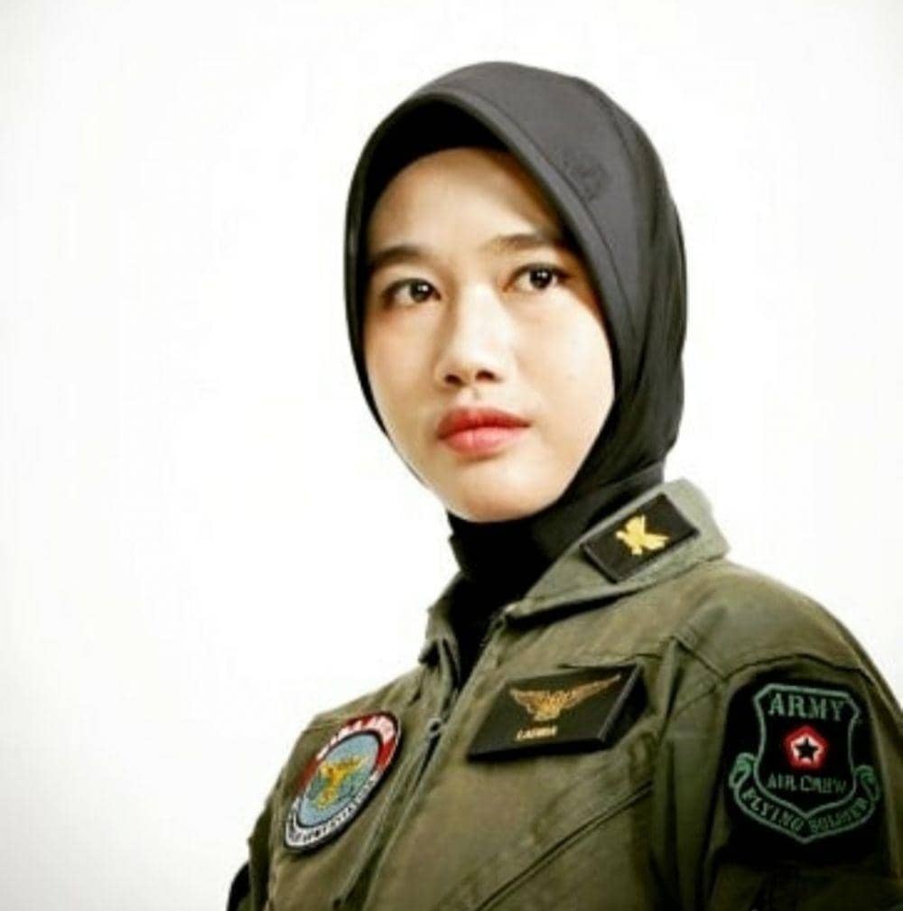 Letda CPN (K) Puspita Ladiba, Pilot Wanita Pertama TNI AD (Instagram.com/puspitaladiba)