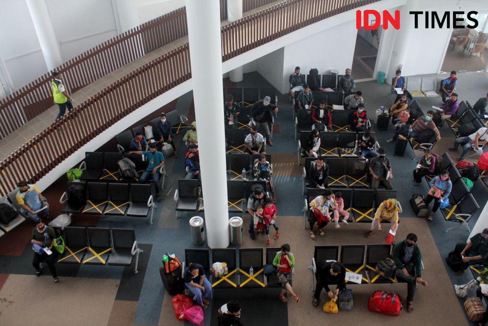 Potret suasana New Normal di Pelabuhan Pelindo 1 Cabang Sibolga (IDN Times/Arifin Al Alamudi)