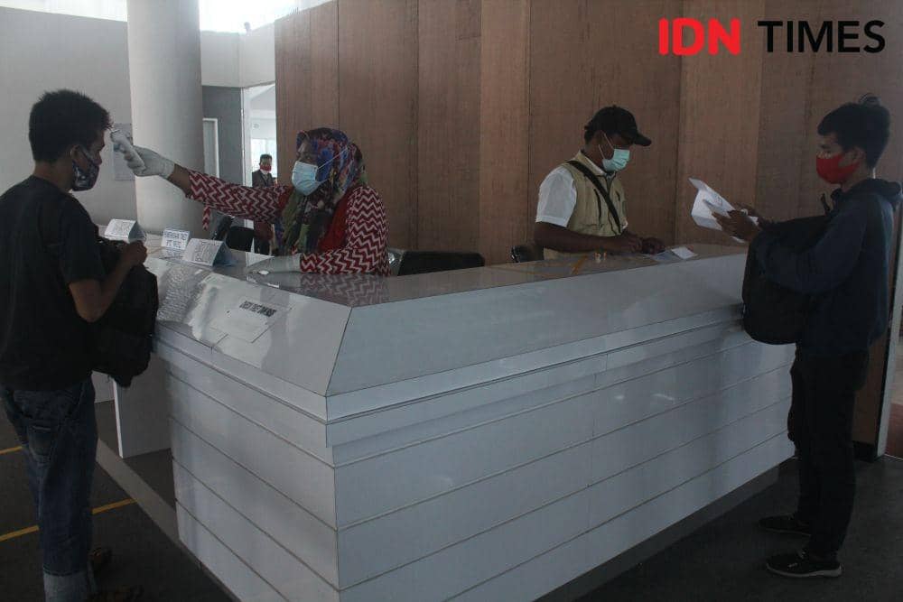 Potret suasana New Normal di Pelabuhan Pelindo 1 Cabang Sibolga (IDN Times/Arifin Al Alamudi)