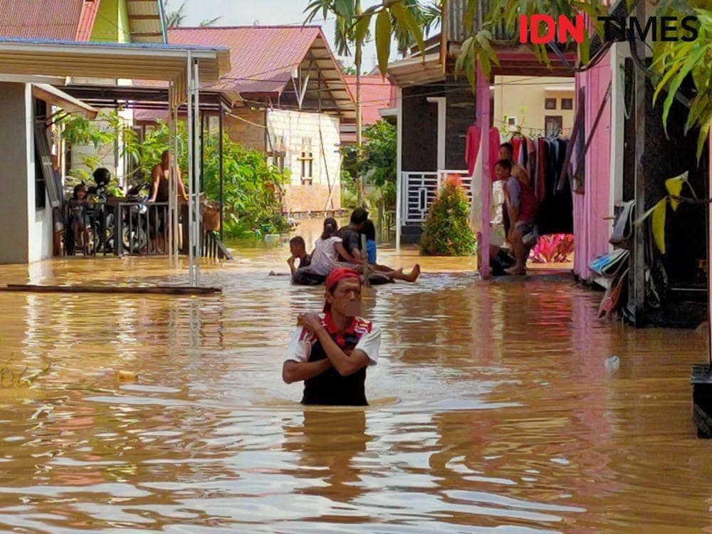 Banjir di Kota Balikpapan, Kalimantan Timur, Senin (27/7/2020). IDN Times/Hilmansyah