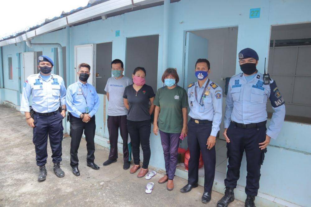 Proses penjemputan WNA asal Tiongkok dari Rudeni Makassar. IDN Times/Rudenim Makassar