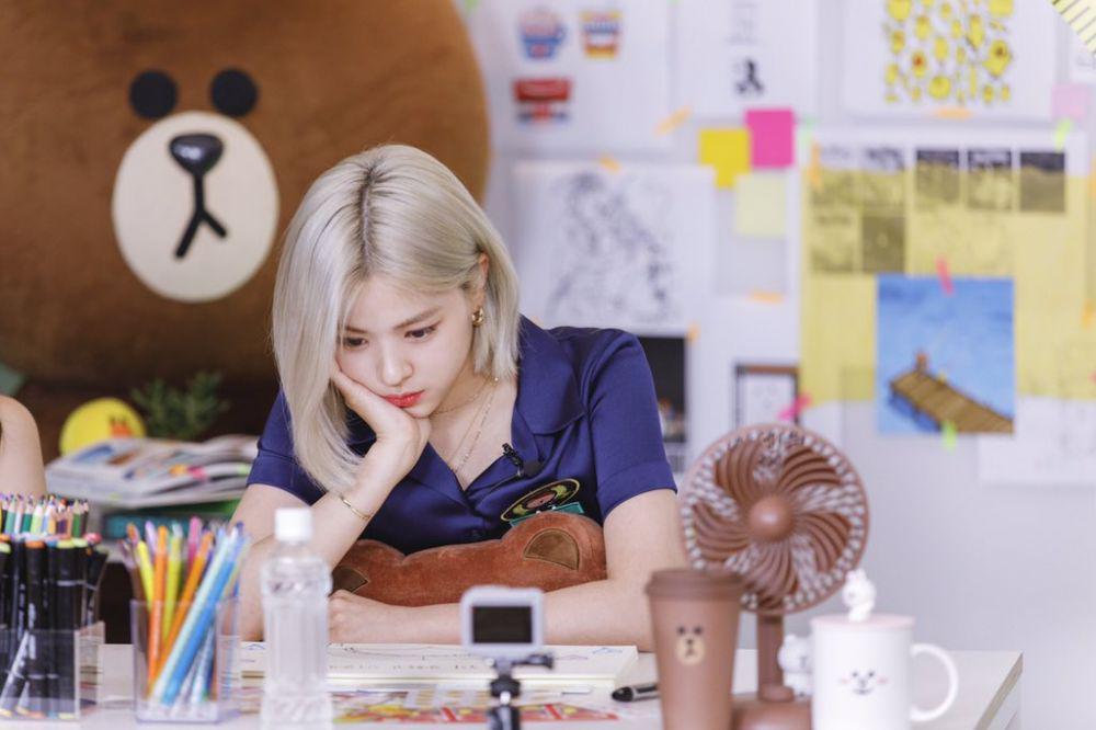10 Pesona Ryujin ITZY dengan Rambut Blonde, Karismatik!