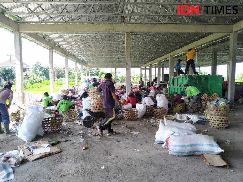 Klungkung Uji Coba Mesin Pengolah Sampah dari Australia