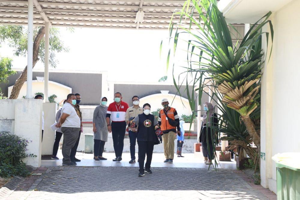 Wali Kota Surabaya Tri Rismaharini saat meninjau pembangunan RS BDH, Selasa (28/7/2020). Dok Humas Pemkot Surabaya