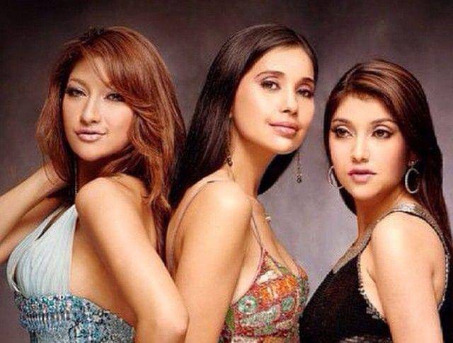 instagram.com/ayukhadijahazhari