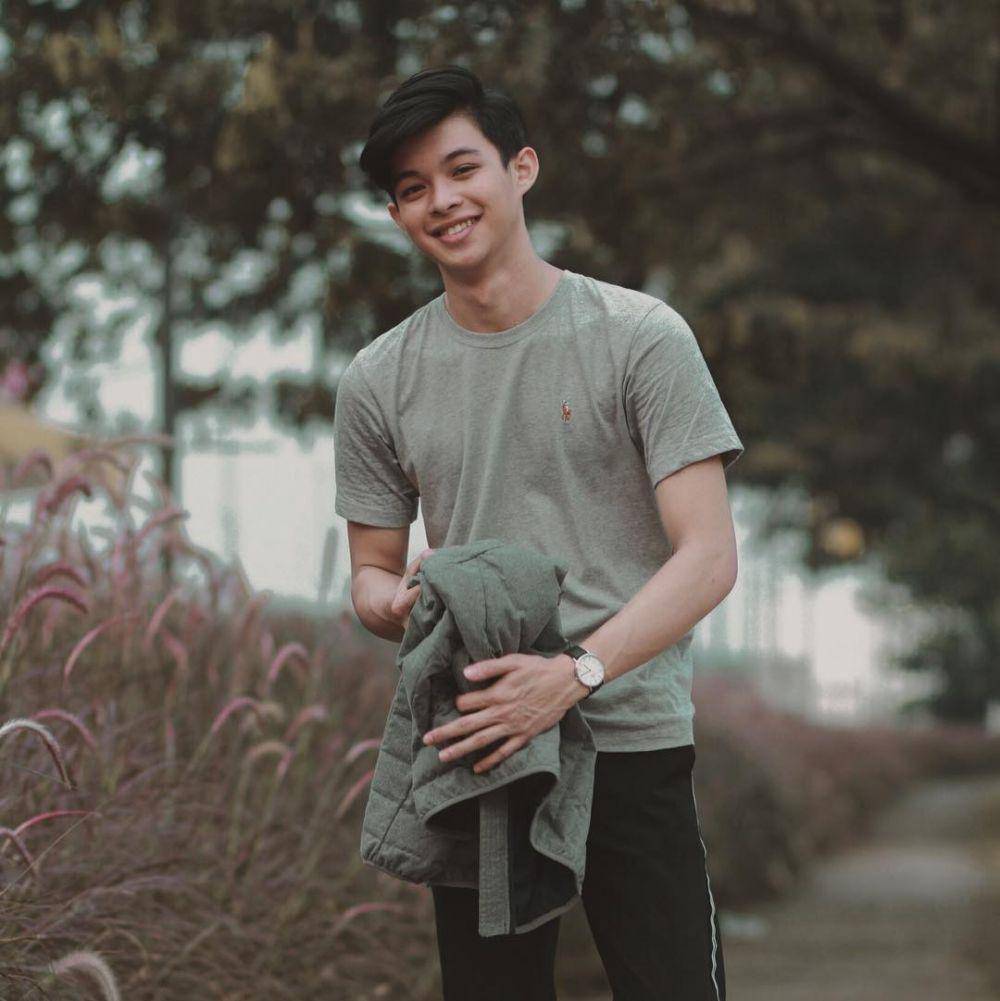 instagram.com/rey_mbayang
